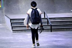 开云体育在线直播-老妇人队员迸发潜力，精彩进攻轻松得分，《老妇人》原型