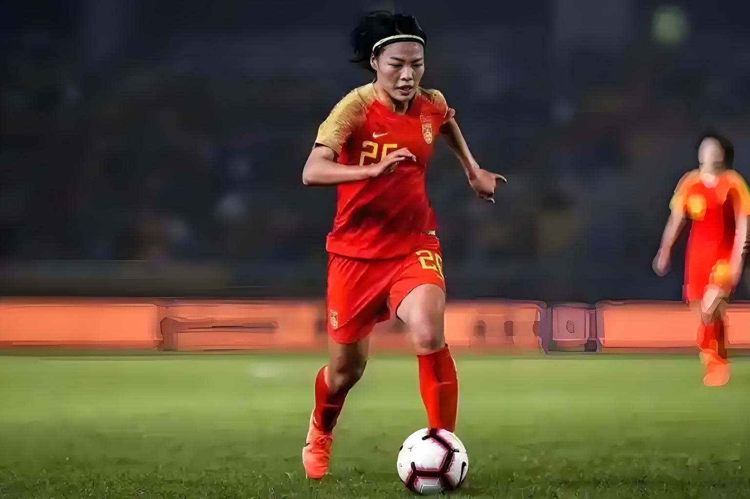 雄心壮志！中国女足英勇比赛告捷